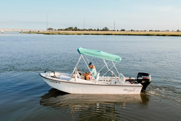 a small boat in a body of water